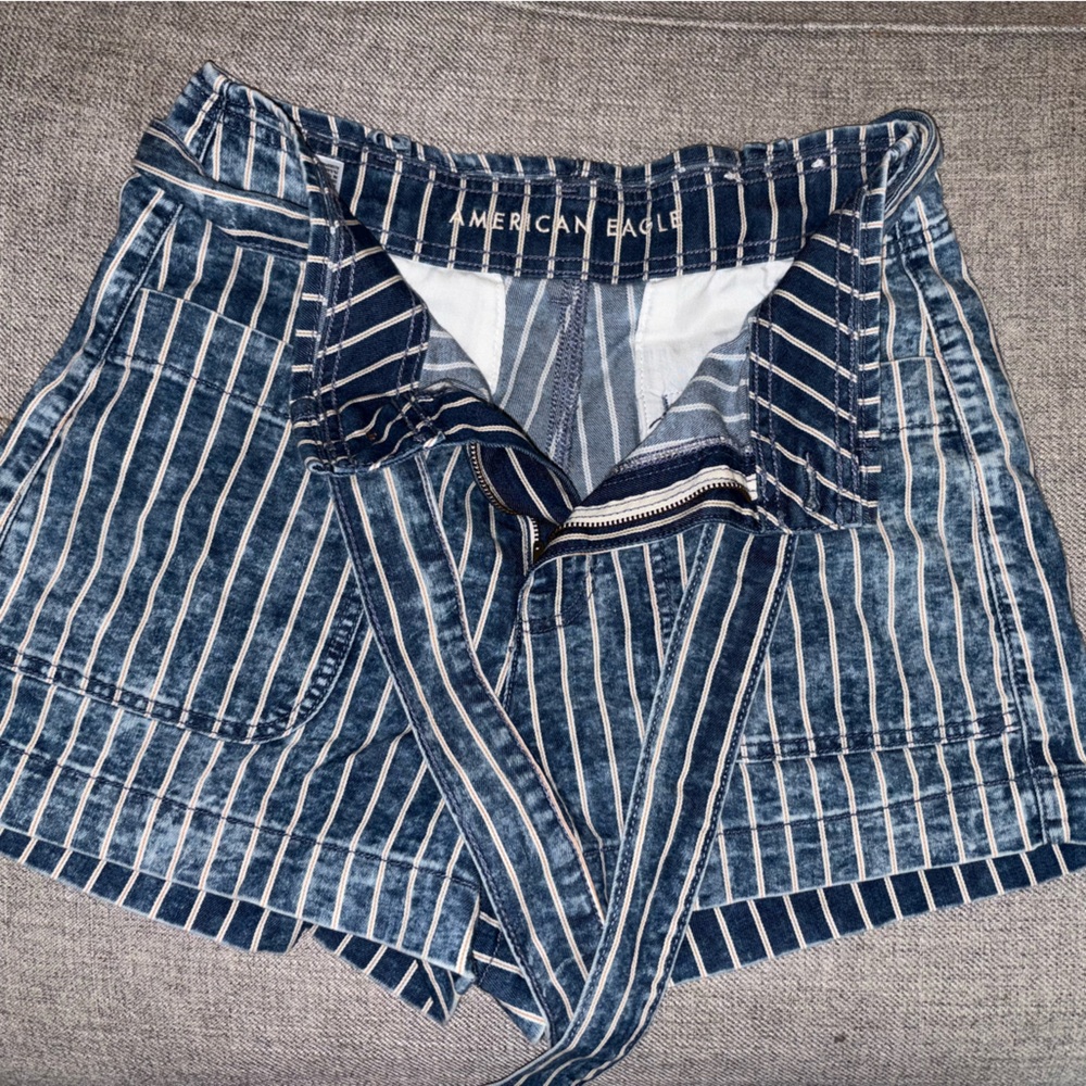 American Eagle Blue Striped Paperbag Shorts With Stylish Tie Belt